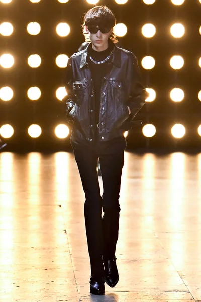 Look 8